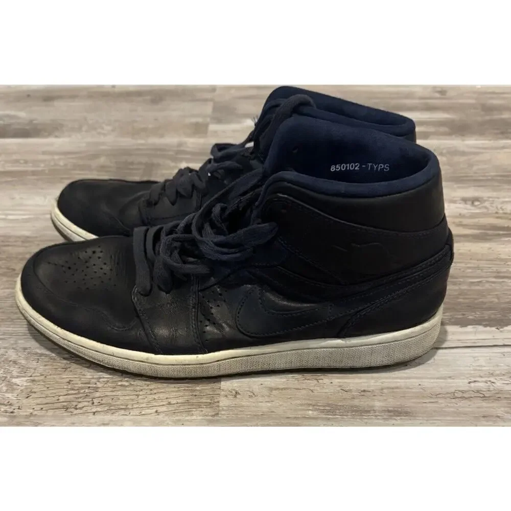 Size 11 - Air Jordan 1 Retro Mid Nouveau
